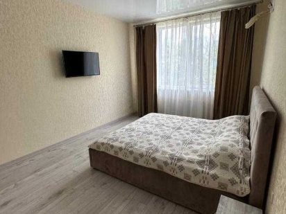 Посуточно аренда квартиры на Ревуцкого м Харьковская, 5 минут до метро Киев