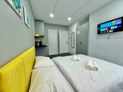 Подобово 1к апартаменти м. Університет 10 хвилин пішки. Киев