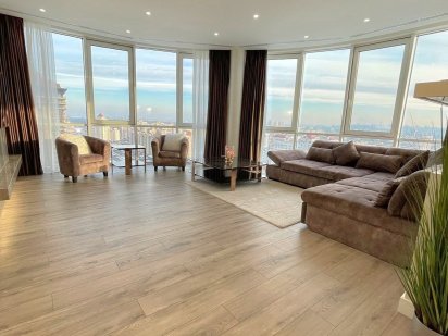 Апартаменты, 22 эт  Вид на Днепр. Панорамные окна в пол. Смарт плаза Київ