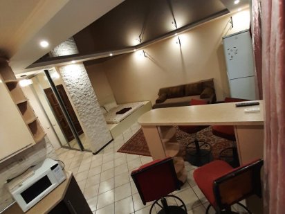 Посуточно и почасово. Маяковского 4 а Киев