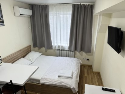 Погодинно. Машинобудівна 41. ЖК Смарт Хаус Киев