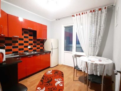 Посуточно или почасово 1к кв. Метро Харьковская, Вырлица Київ