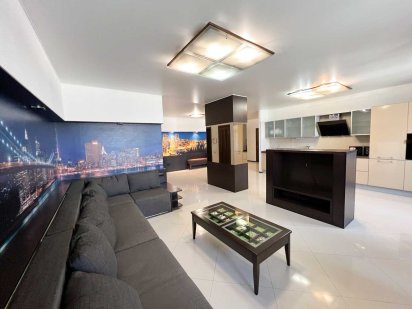 ЛЮКС 3-кімнатна квартира біля метро Лівобережна, подобово МВЦ Киев