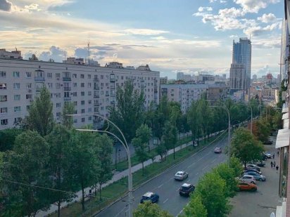 Центр./ Крещатик -- 10 хв./ Арена-СІті./.Гуллівер. Київ