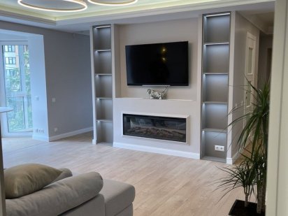 Посуточно трёхкомнатная возле Гулливера центр Киев