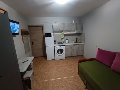 Подобово житло, правий берег, Незламна 3