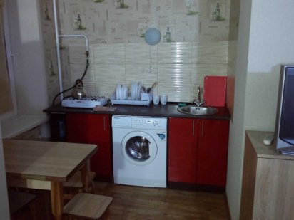 Посуточно отдельная квартира 4 спальных места (2+2) ,Киев ул.Ялтинская Киев