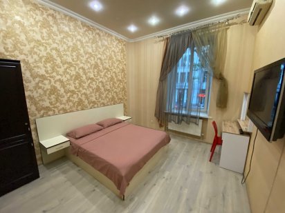 Центр города Дерибасовская 2 ком посуточно Одесса