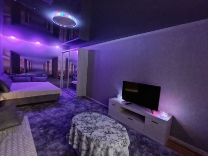 1 К. КВ. ЛЮКС! КОНДИЦІОНЕР! Вільно! ЦЕНТР! Малий ринок.