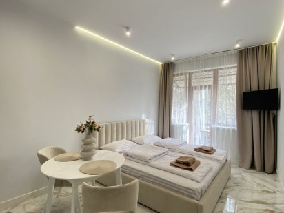 Квартира подобово з балконом,ближній центр Львів