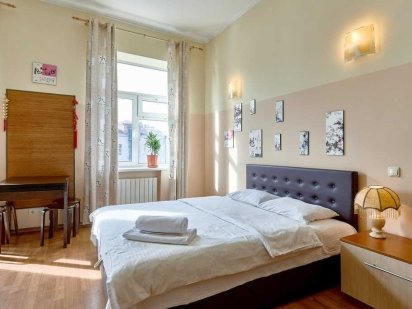 Студіо з видом на Майдан , вул. Софіївська 2 Киев