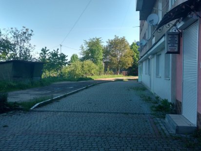 Продається торговий кіоск. З земельною ділянкою. Борислав