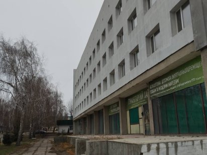 Будівля готелю в Центрі вул. Травневій, 18 м. Городище Городище