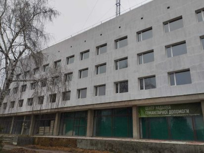 ПРОДАЖ - Нежитлова  будівля, загальна площа 2738,4 кв.м. м. Городище Городище