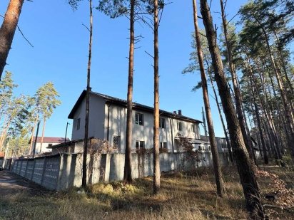 Продам комерційний комплекс для вашого бізнесу 1450 кв.м. 22 сотки Гостомель