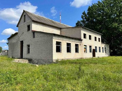 Приміщення під сервіс.Забійний цех біля вишки Ковель