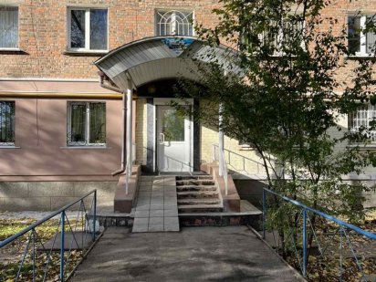 Продам или сдам в аренду торговое помещение 95кв м по клубной 97 Конотоп