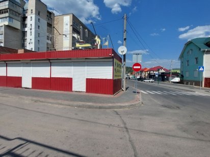 Продам приміщення із землею. Вул.Грецька,2б. Могилев-Подольский