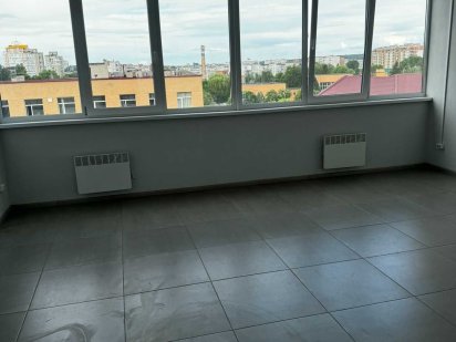 Продаж офісного приміщення 27.7 кв.м. ФАСАД Хмельницький