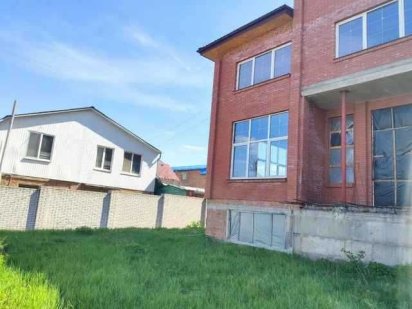 Продається комерційне приміщення окреме + земля, парковка Н Хмельницкий