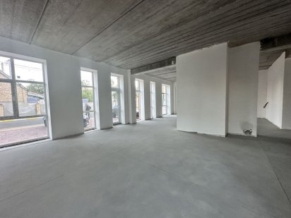 Фасадне приміщення в центрі. Перший поверх, окремий вхід, центр Ирпень