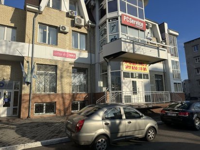 Продаж нерухомості в м Кременчук 250 кв.м по вул. Небесной сотні 30а Кременчук