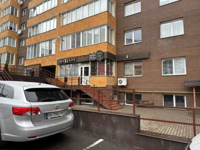 продаж комерційного приміщення в новобудові Ровно