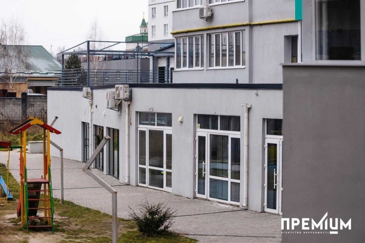 Продаж фасадного комерційного приміщення на Соборній - фото 1