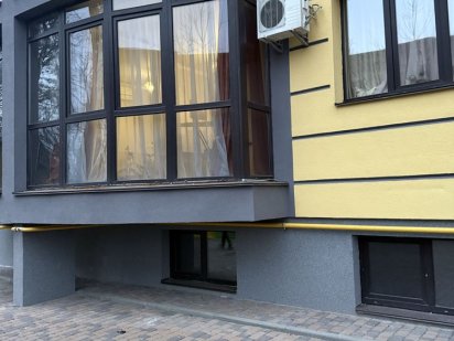 Продаються комерційні приміщення, цоколь, Київська, гаряча ціна! Ірпінь