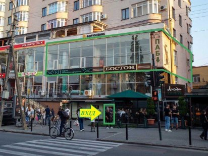 Приміщення в Торгова-офісному центрі, ( Стометрівка) Івано-Франківськ