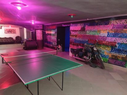 Продається приміщення 2 поверхи(500 к.м) та  гараж (70 к.м)С.Стриївка Тернополь