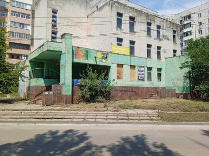 Будівля загальною площею 1 662,3 кв. м Херсон