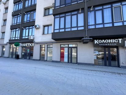 Фасадне комерційне приміщення в першії лінії. Новобудова Івано-Франківськ