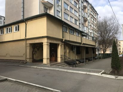 Комерційне приміщення в житловому районі Черновцы