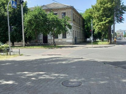 Адміністративна будівля з прибудовами, площею 771,9 кв.м у м.Черкаси Черкаси