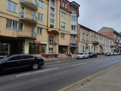 Продаж цокольного приміщення зі зручним розташуванням Івано-Франківськ