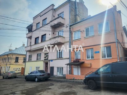 Багатоцільова комерція на Турецькій площі. Черновцы