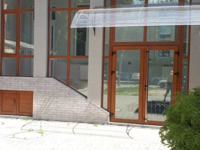 Продам бізнес приміщення по вул.Садовій. Черновцы