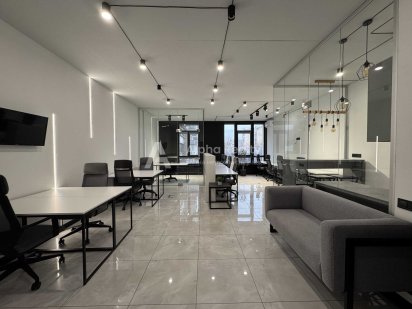 Продаж офісу, Кадор, 56 м2, Жилянська 68 Київ