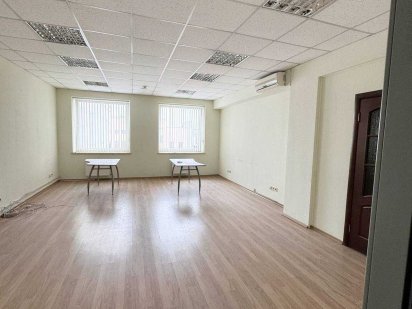 Офіс в центрі міста з паркомісцем, вул.Січових Стрільців, 35 кв/м Івано-Франківськ