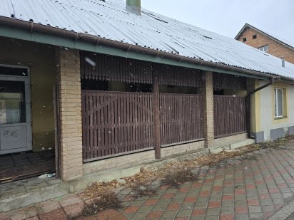 Продаж комерційного приміщення в центрі Микитинців Івано-Франківськ