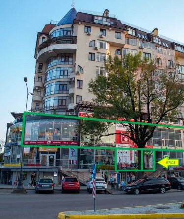 Комерційне приміщення в Торгова-офісному центрі ( стометрівка ) - фото 1