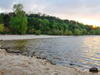 Продам базу відпочинку на першій лінії. Черкаси