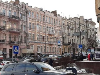 Будівля 1680.9 м2 центр Киев