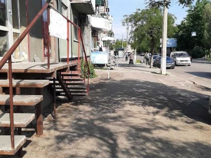 Продам магазин ул.Б.Хмельницкого Левый берег Красная линия Дніпро