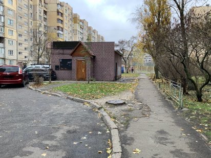 Продам комерційне приміщення магазин, майстення вул.Володимира Івасюка Киев