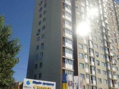 Продаж комерційного приміщення 44кв.м.вул.Закревського  42а фасад. Київ