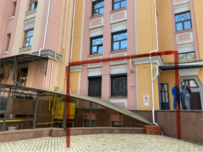 Фасадне приміщення на центральній, прохідній вулиці Воздвиженки Киев