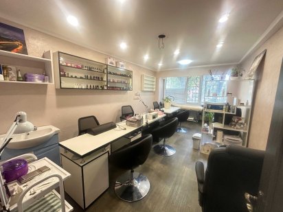 От владельца. Без % Продам действующий салон красоты пр. Отрадный 30 Київ