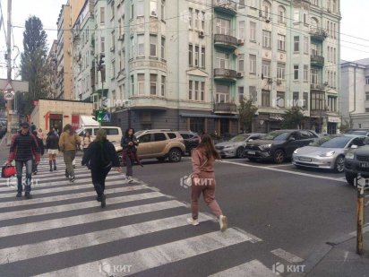 Оренда + Продаж! Фасад 360 кв.м. Центр Киев